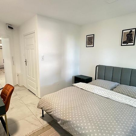 Moveen! Wynajem Apartamentow We Wroclawiu! 10 Minut Od Centrum Eksteriør billede