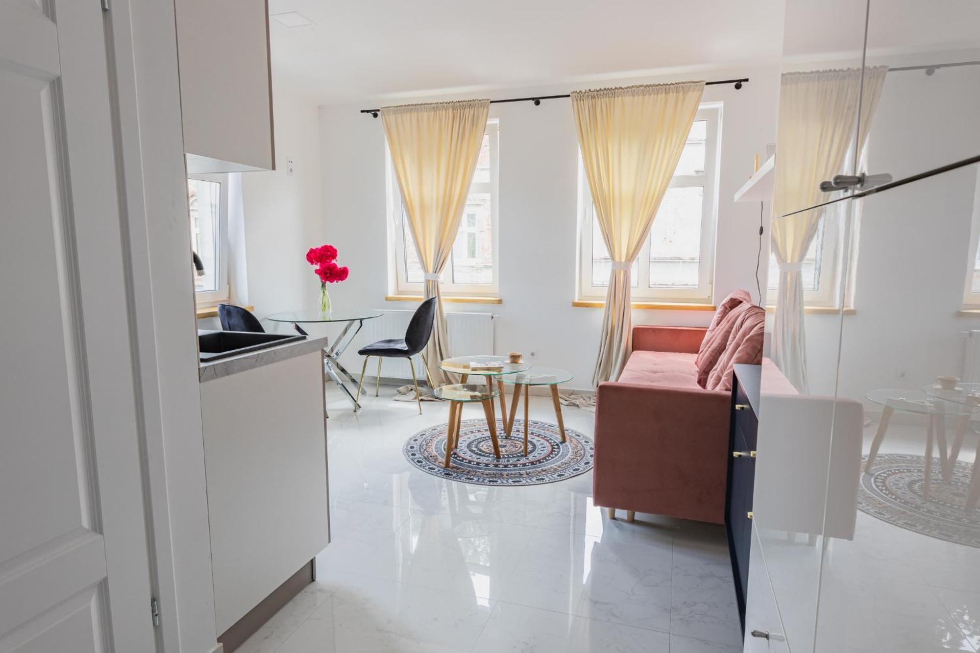 Moveen! Wynajem Apartamentow We Wroclawiu! 10 Minut Od Centrum Eksteriør billede